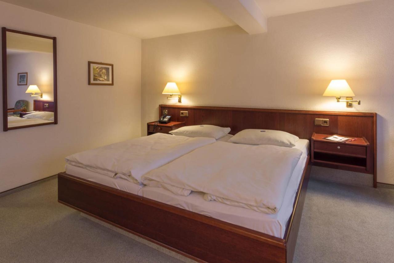 Hotel Altdeutsche Weinstuben フライブルク エクステリア 写真