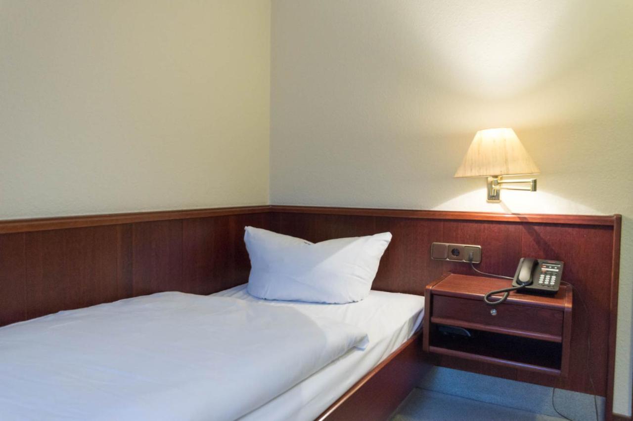Hotel Altdeutsche Weinstuben フライブルク エクステリア 写真